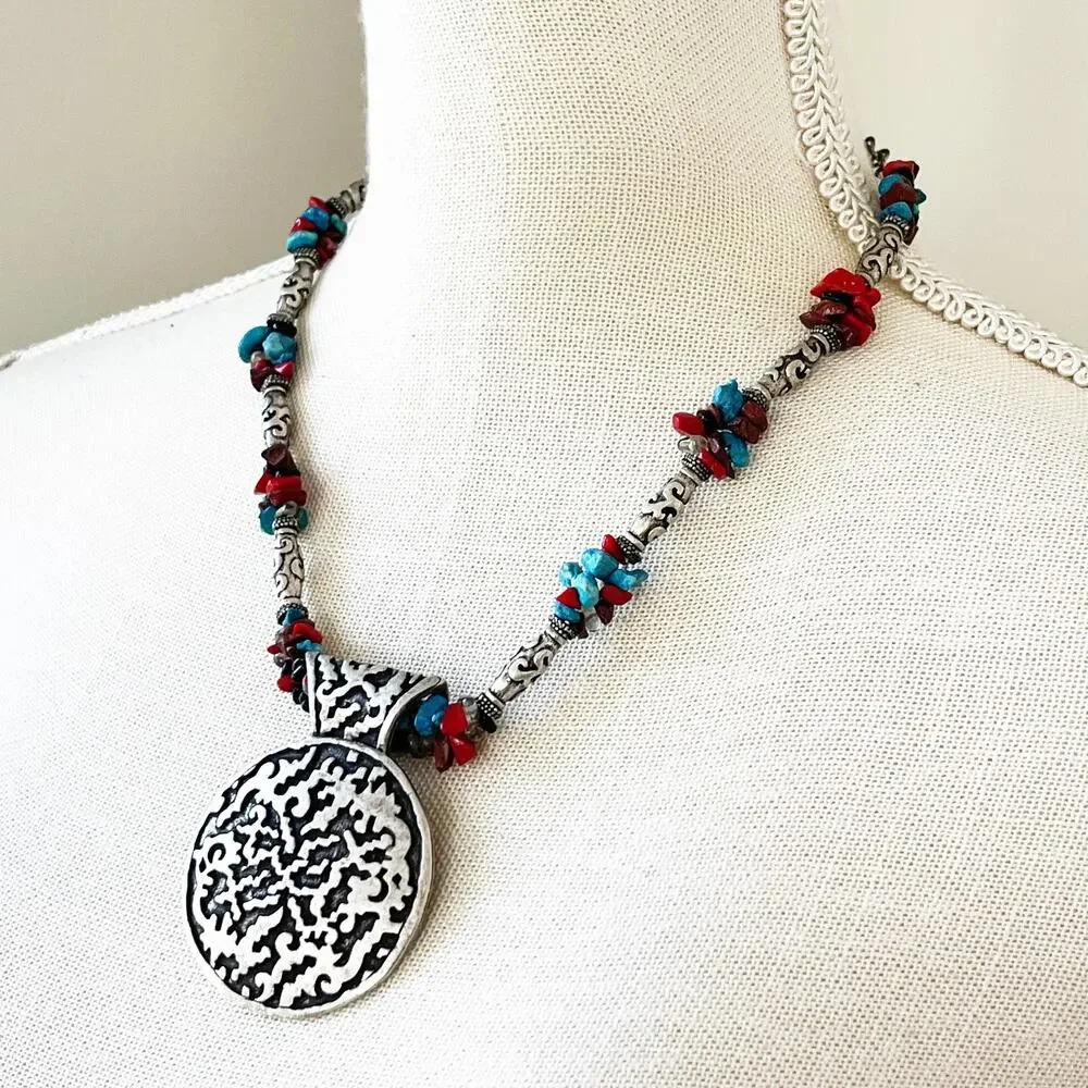 Chico’s Silver Textured Pendant Necklace